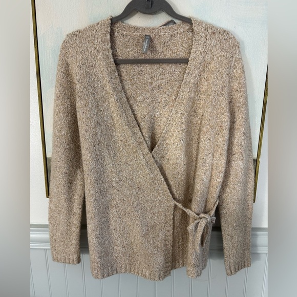 HANNA ANDERSSON Women’s Cream Knit Cozy Wrap Sweater Size XS - Picture 1 of 6